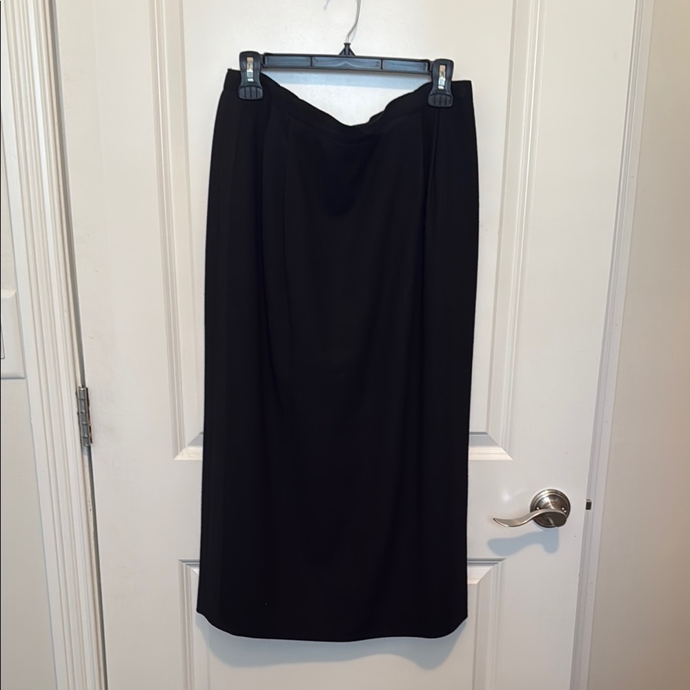 Elegant Black Women's Skirt